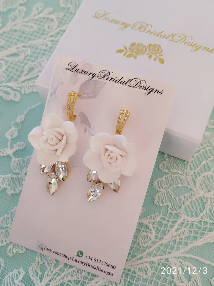 Boho Wedding Earrings, Porcelain Flower Bridal Earrings, Floral Statement Wedding Earrings, Gold Statement Wedding Jewelry, Opal Jewellery