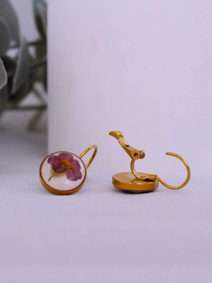Set jewelry with common yarrow
