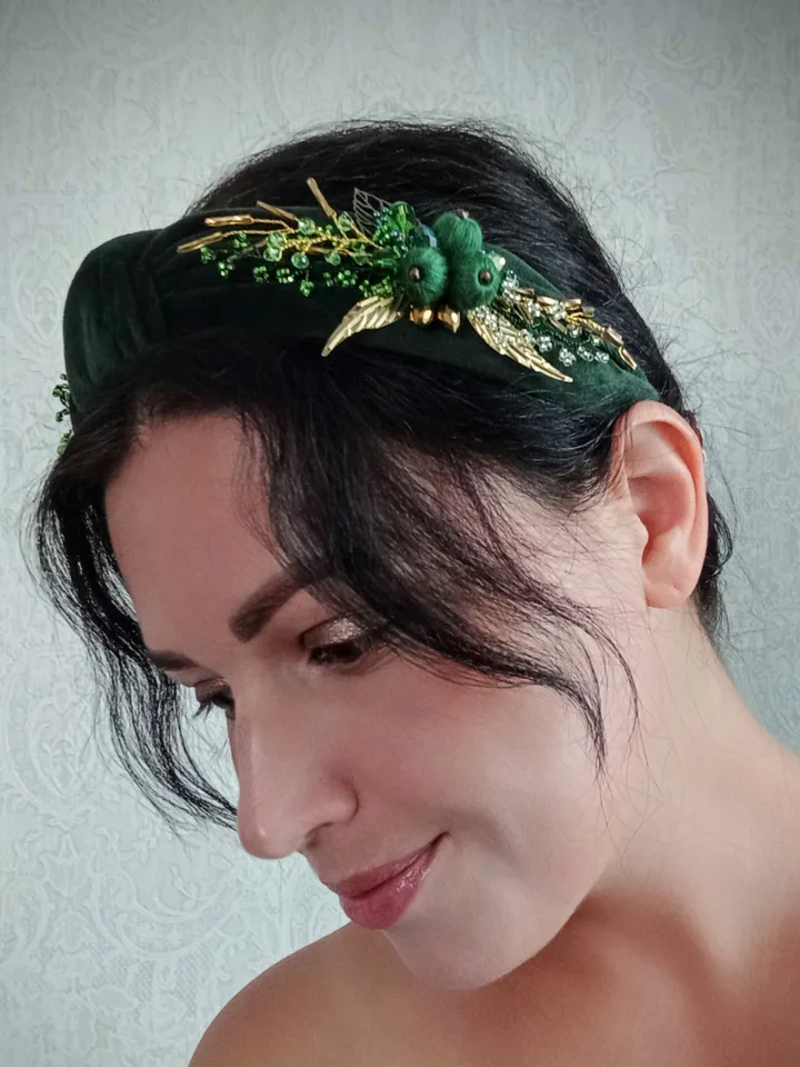 Green tie headband for woman, emerald beaded crystal headband for girls, velvet embroidered headband, embellished headband