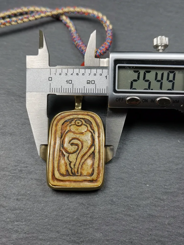 Gandhanra Old Tibetan Buddhism Kapala Amulet,Conch Shell Shankha Pendant ,46mm × 25mm