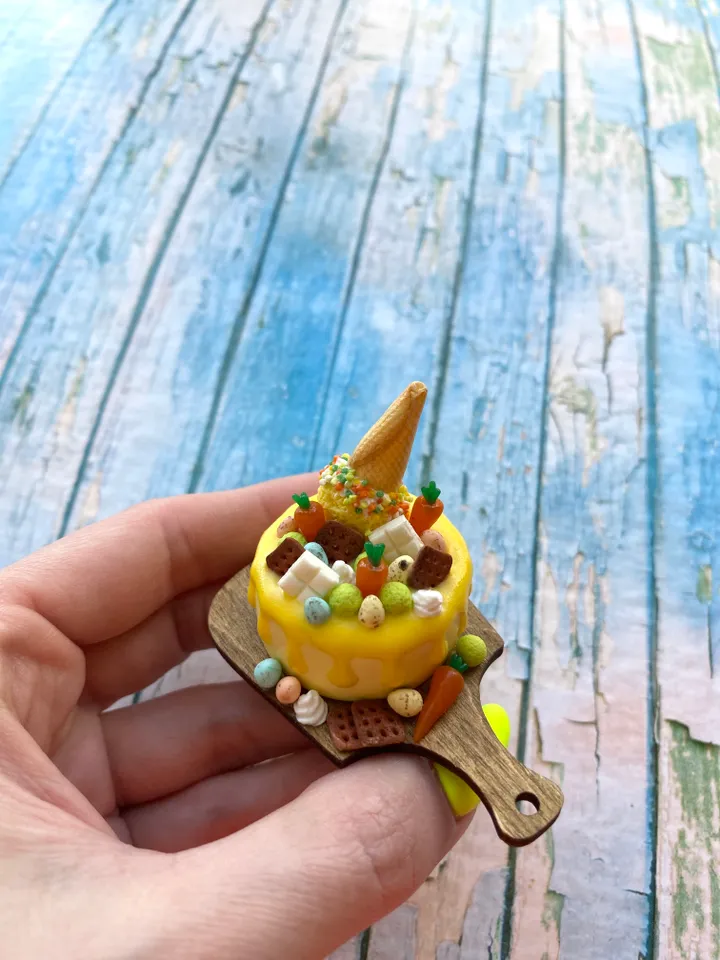 Miniature Easter Cake with polymer clay for Dollhouse Souvenir