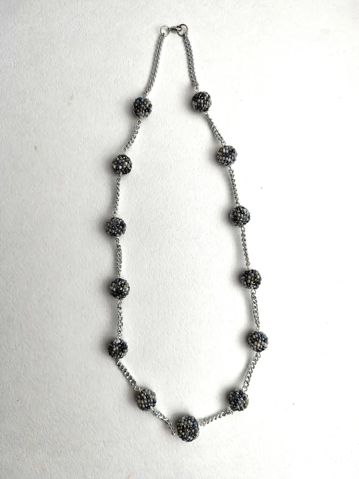 Grey beaded necklace with beaded beads 60 cm