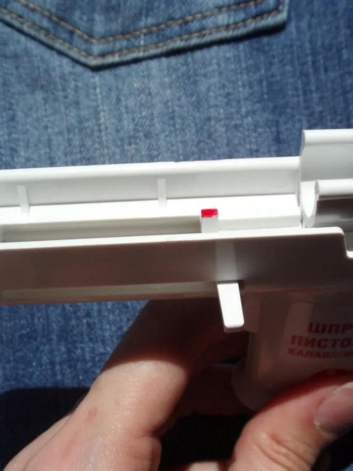 Syringe gun Kalashnikov, Injection device