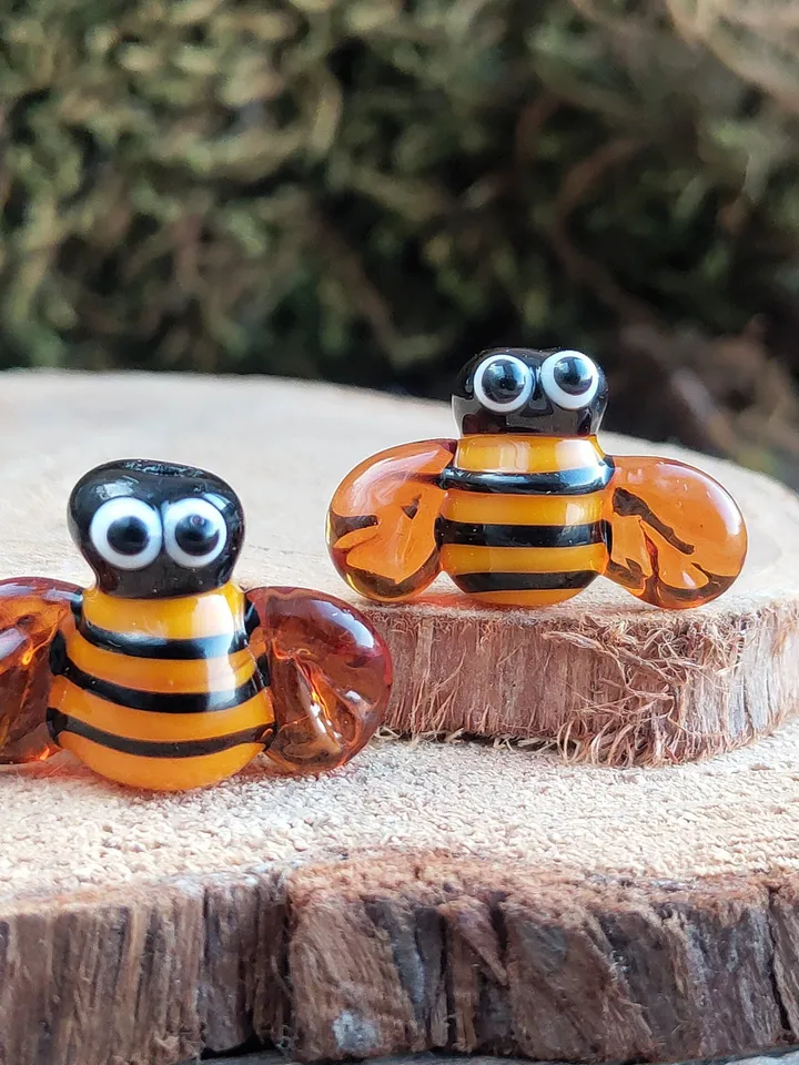 GLASS FIGURINES Queen Bee figurine Miniature Bee gifts  Honey bee decor Bumble bee gift Terrarium figurines Tiny glass animals Glass bee