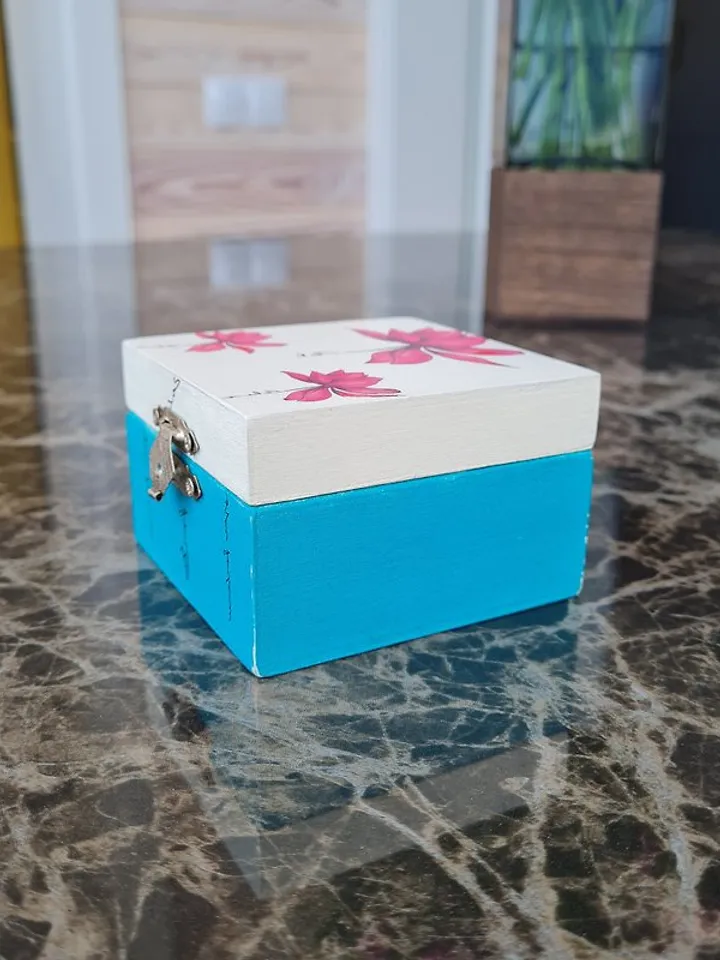 Handmade painted ring box Flower jewelry box for earring and ring, 戒指收納盒, 肖像画