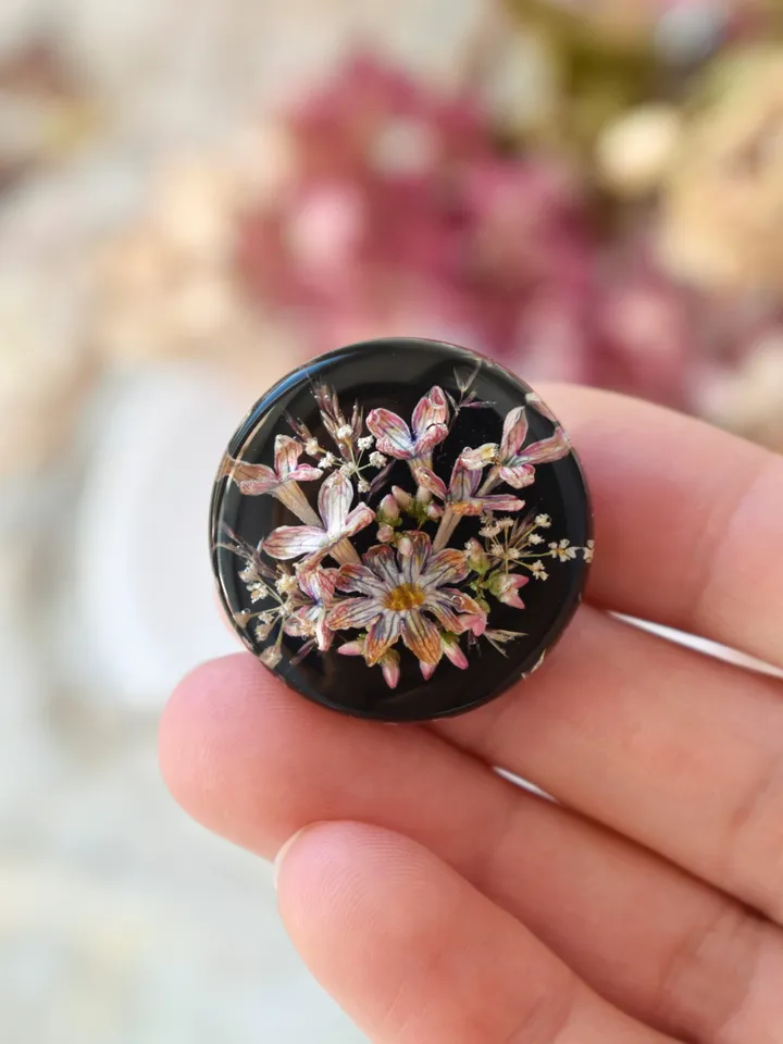 Real Flower Brooch. Brooch with lilac in resin. Summer Brooch.