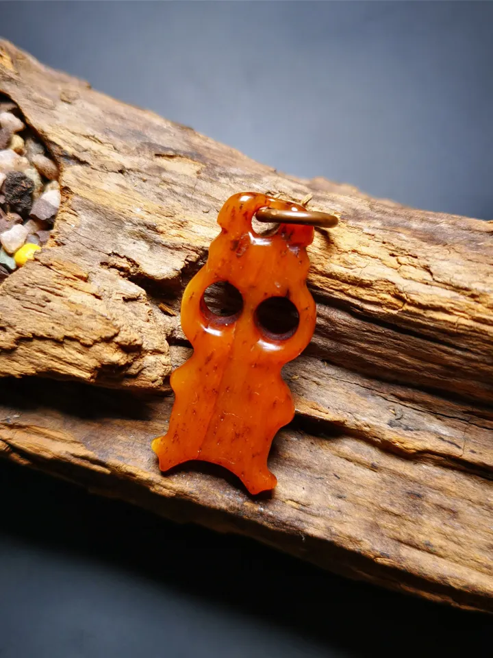 Gandhanra Tibetan Yak Bone Carved Amulet,Pirate Skull Pendant