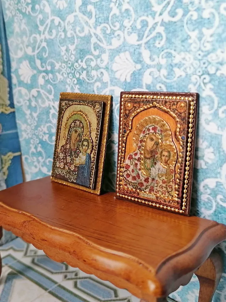 Miniature icon. Christmas icon.1:12 scale.Dollhouse miniature. Christmas. 1:12.Handmade.