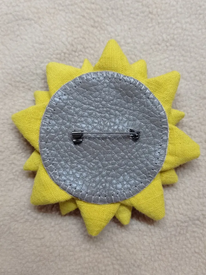 Brooch pin Sunflower