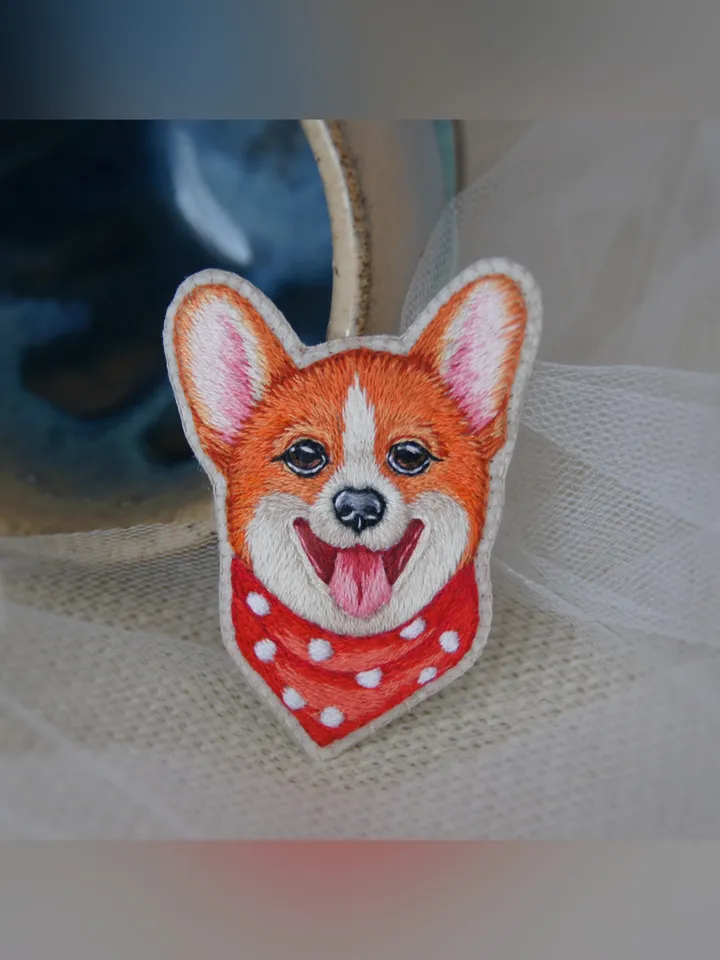Corgi dog brooch.
Brooch-pin, artistic satin stitch.