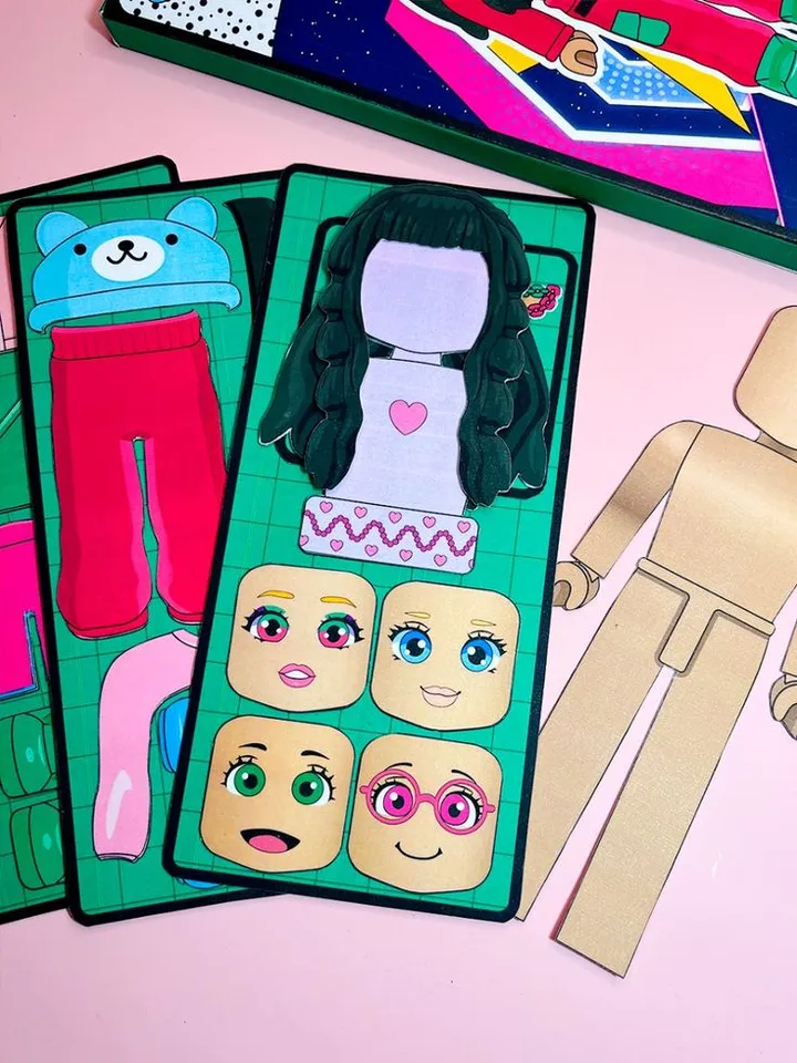 Roblox paper doll green