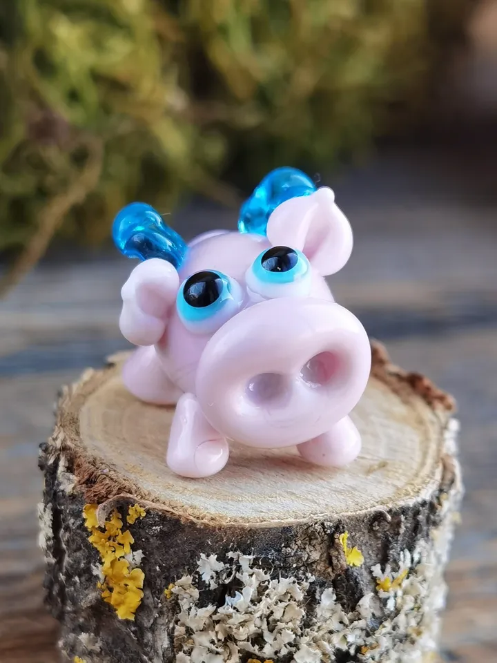 Pig figurine Flying Pig figurine Pig decor Pig statue Pig ornament Mini pig Glass pig Pig gifts Piglet Pig lover gifts Miniature animals