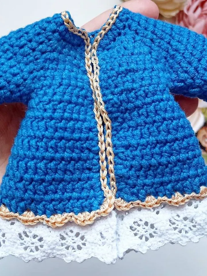 Crochet pattern White rabbit with clock
