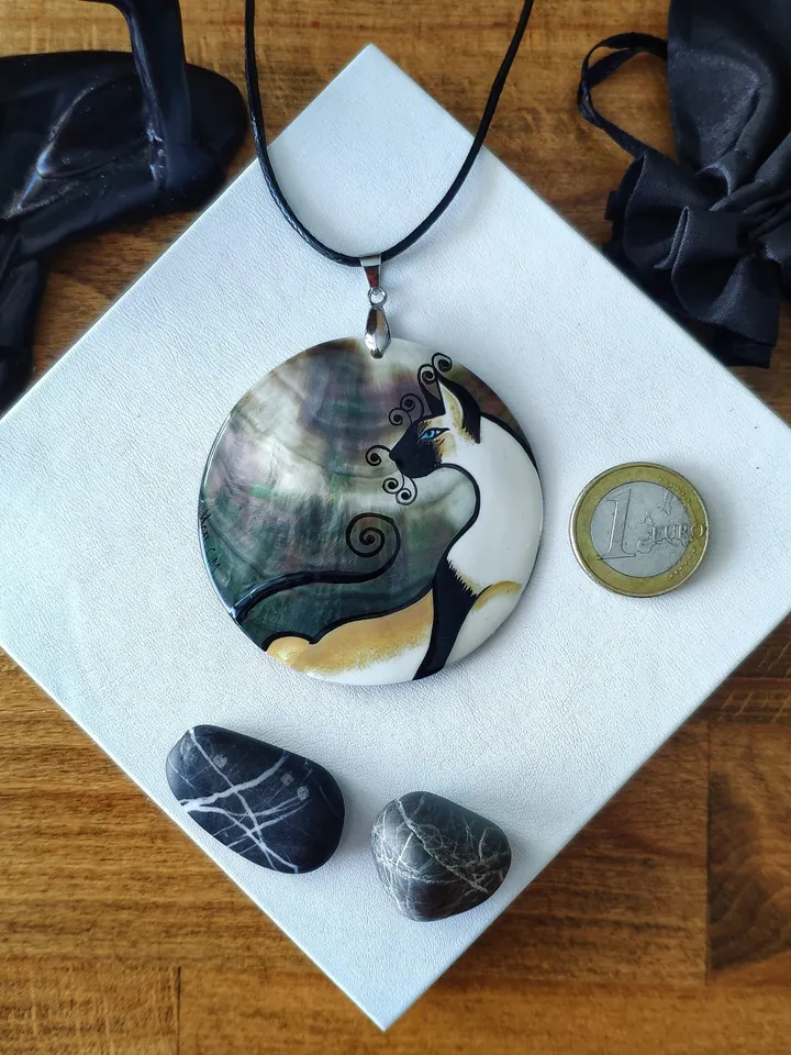 Mother-of-pearl Russian hand-painted necklace pendant "Siamese Cat". Hand paint necklace pendant.