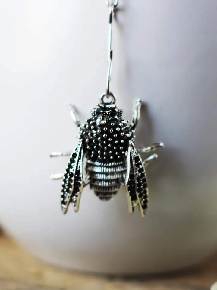 Bumble bee tea strainer for herbal tea, Tea infuser with bee charm, Tea Steeper bee pendant, Loose leaf tea gift