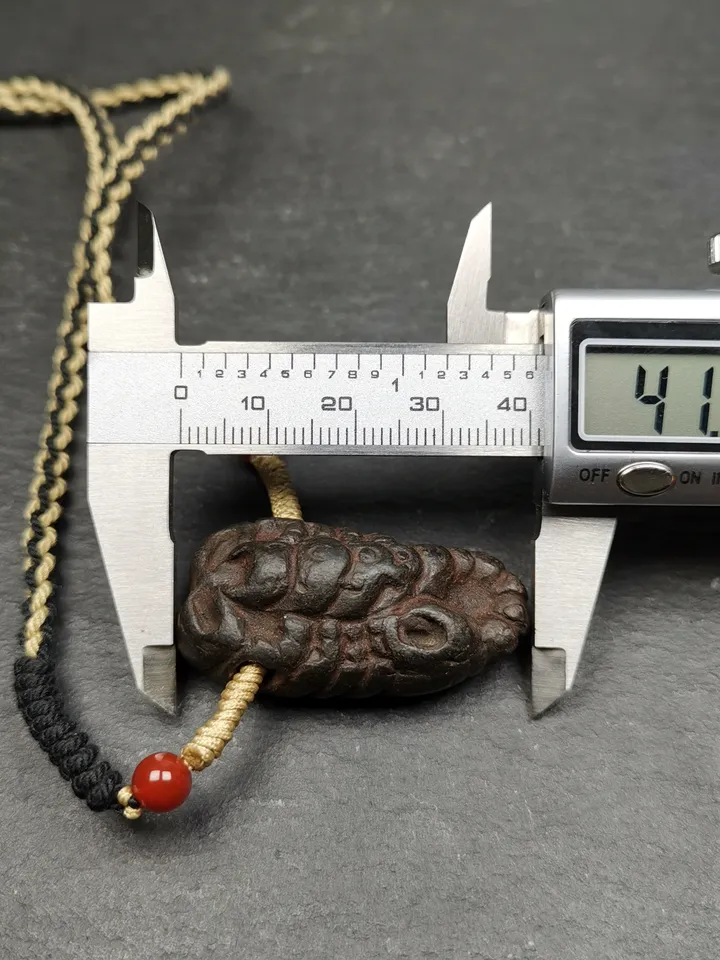 Gandhanra Handmade Tibetan Tsa Tsa Mold Amulet, Scorpion Guru of Padmasambhava,1.6 inchs