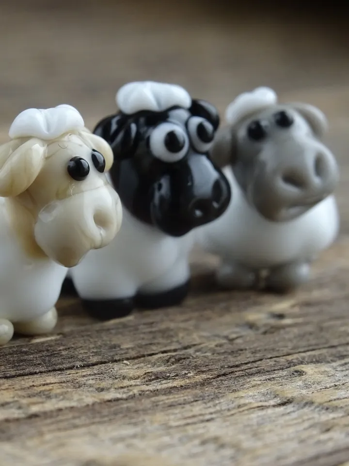 Sheep figurine Sheep gift Miniature sheep Sheep ornament Tiny glass animals Black sheep Miniature animals Terrarium figurines Glass figures