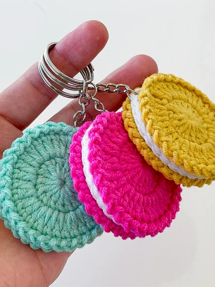 Crochet Macaron Keychain Pattern, Amigurumi Cookie Keyring PDF, DIY Cute Dessert Plush, Handmade Sweet Treat Charm, Instant Download