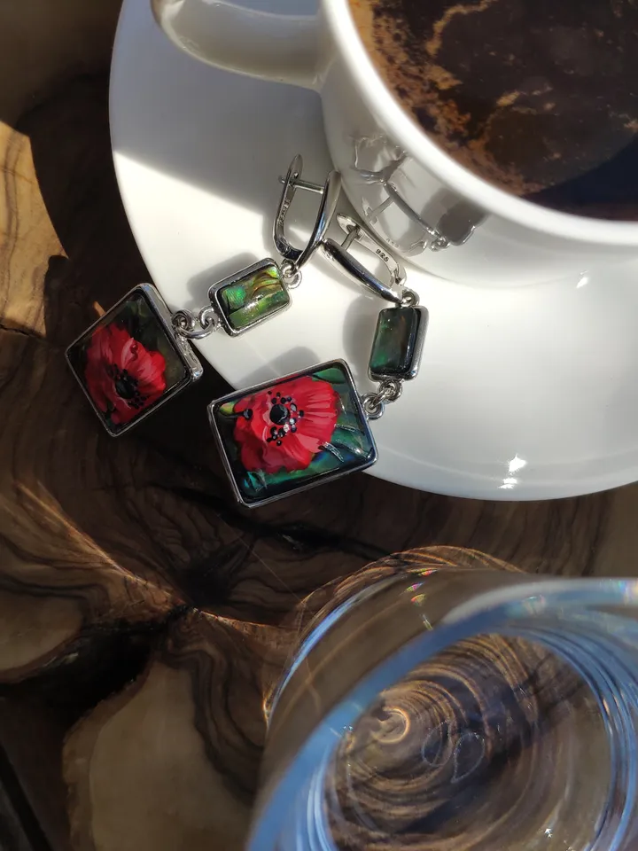 Pearl earrings: Red Poppies hand painted on jewelry earrings • Cute aesthetic dangle earrings for her • Floral dainty design on handmade art