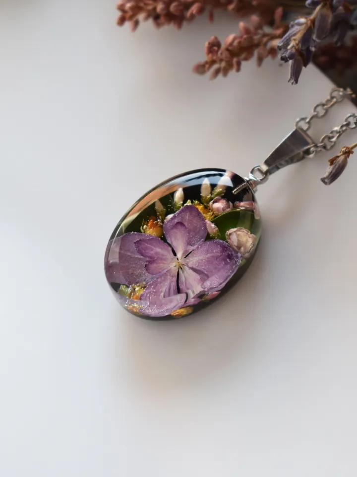 Real hydrangea and heather Pendant. Pendant with real pink hydrangea. Real hydrangea in resin.