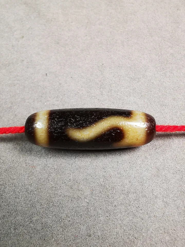 Gandhanra Tibetan RUI Dzi Bead,Tibetan Chung,Wealth Amulet,Small Size 35*11 mm