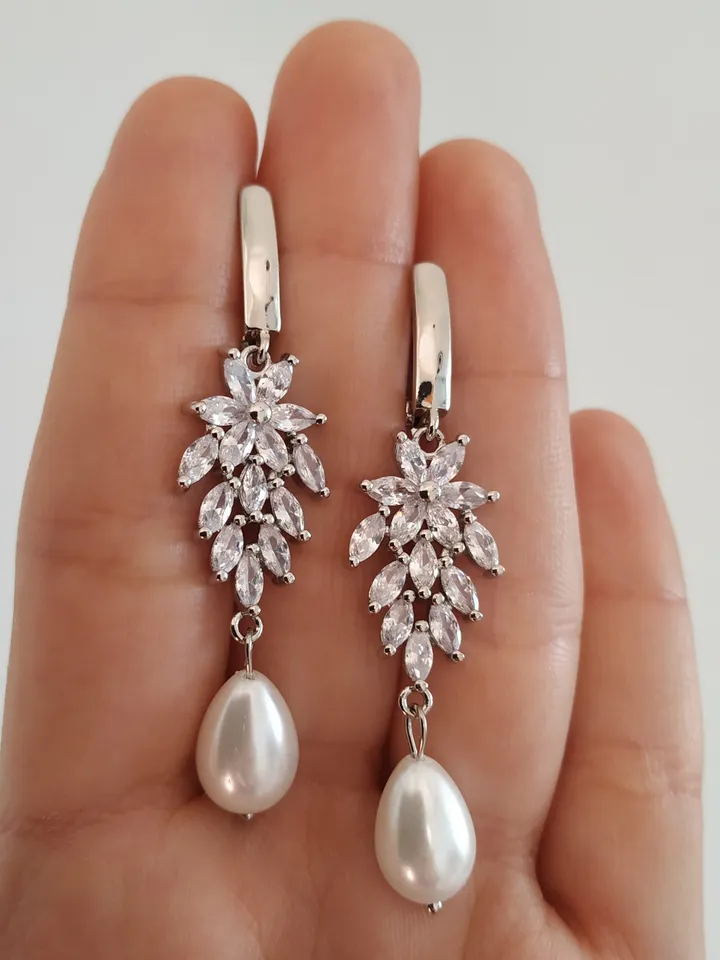 Sterling Silver 925 Wedding Earrings , Pearl Bridal Earrings , Bridal Earrings Chandelier Swarovski crystal Earrings , Bridesmaid earrings