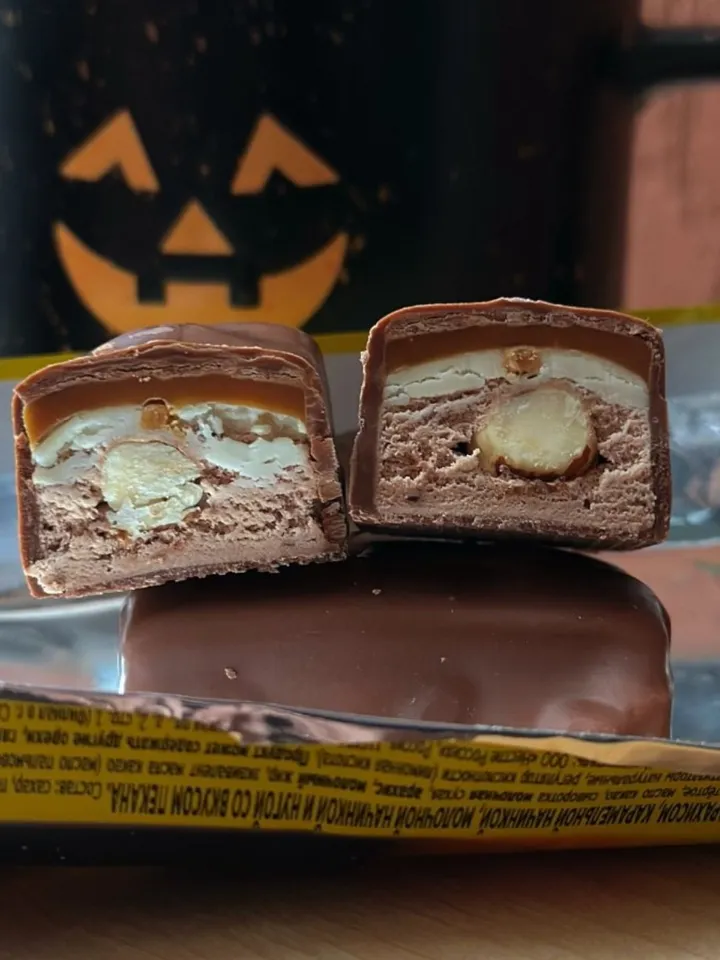 Nestle «Nuts» Chocolate bar with hazelnuts, peanuts caramel milk  5pcs/2,12oz
