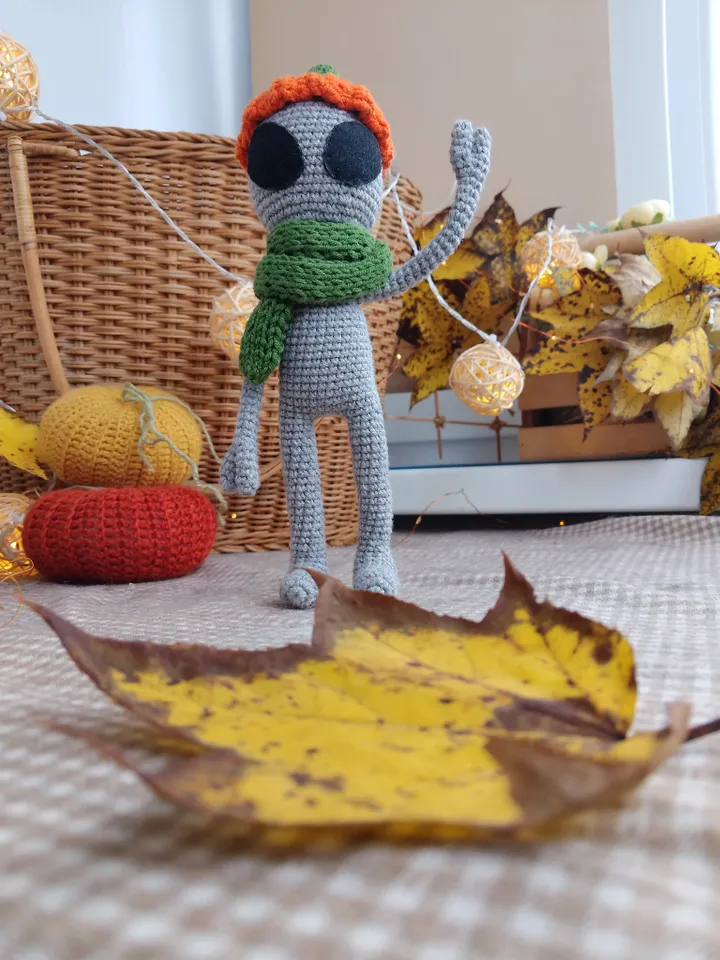Gray alien doll, Alien Shaped Plush Toy, Soft Cartoon Stuffed Doll For friends. Thanksgiving gift for home decor