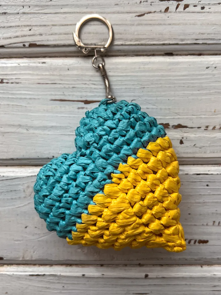 Ukrainian heart crochet pattern PDF, gift, keychain, ornament, digital instant download