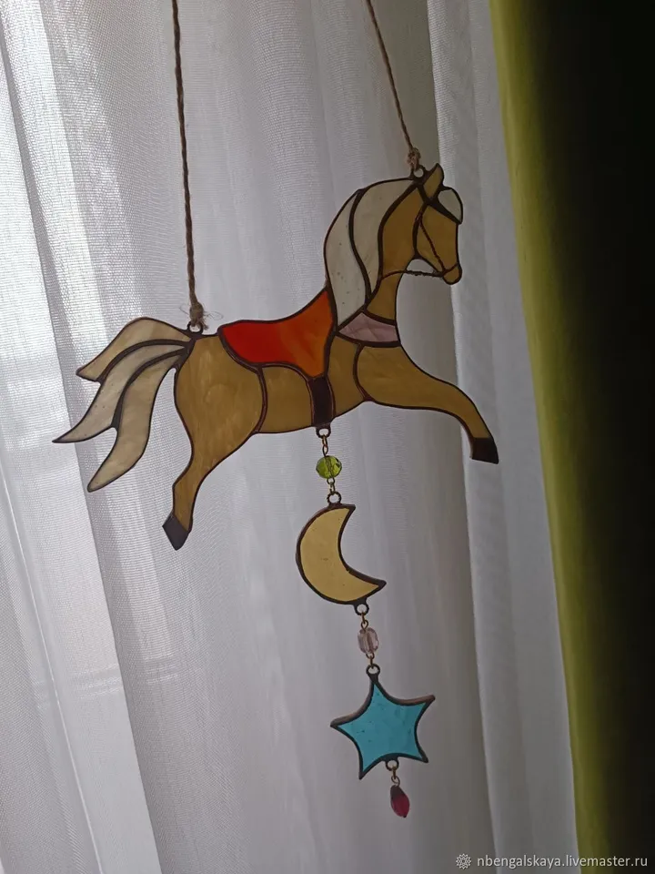 Horse. Sun Catcher, Stained Glass Sun Catcher Horse, Glass Horse Ornament, Tiffany Style Horse Pendant, Art Glass Light Catcher – Horse, Whimsical Glass Horse Hanging