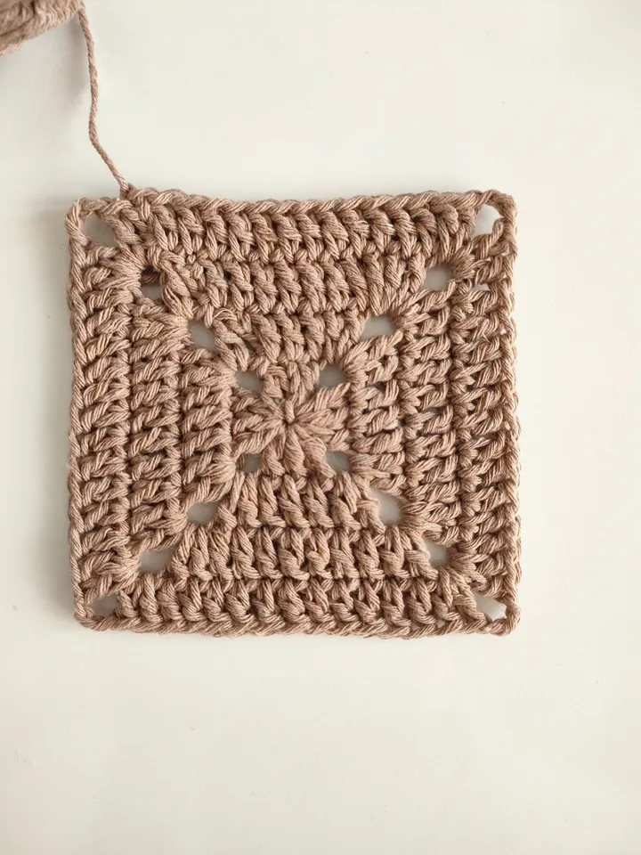 Classic granny square, basic granny square, beginner crochet pattern