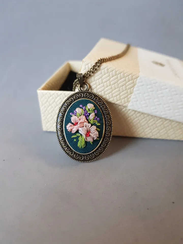 Hand embroidery pendant for her, embroidery jewelry, handmade necklace, Christmas gift and Mother day gift
