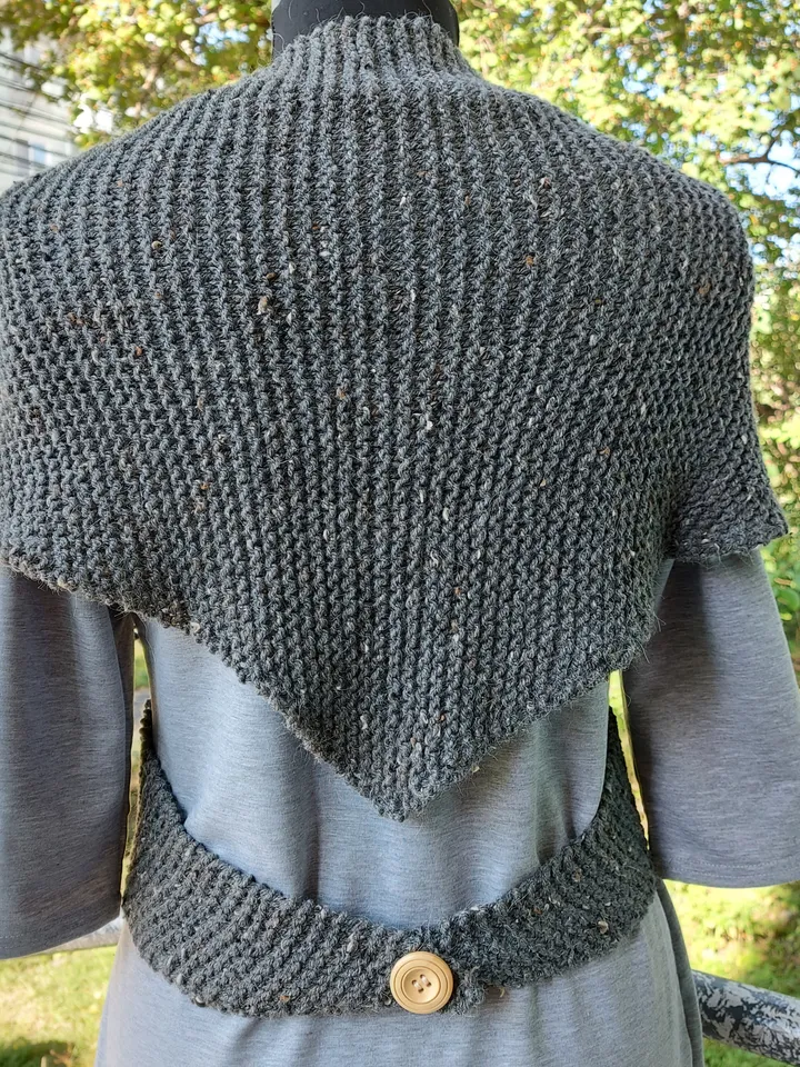 Gray Heather Outlander Inspired Shawl,Outlander costume,Hand knitted shoulder wrap, Neck cowl, Chunky neck warmer, Outlander cosplay.