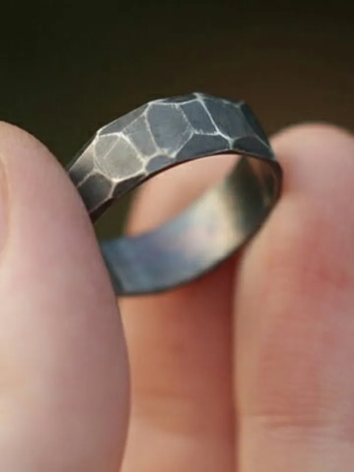 Ring with emerging faces