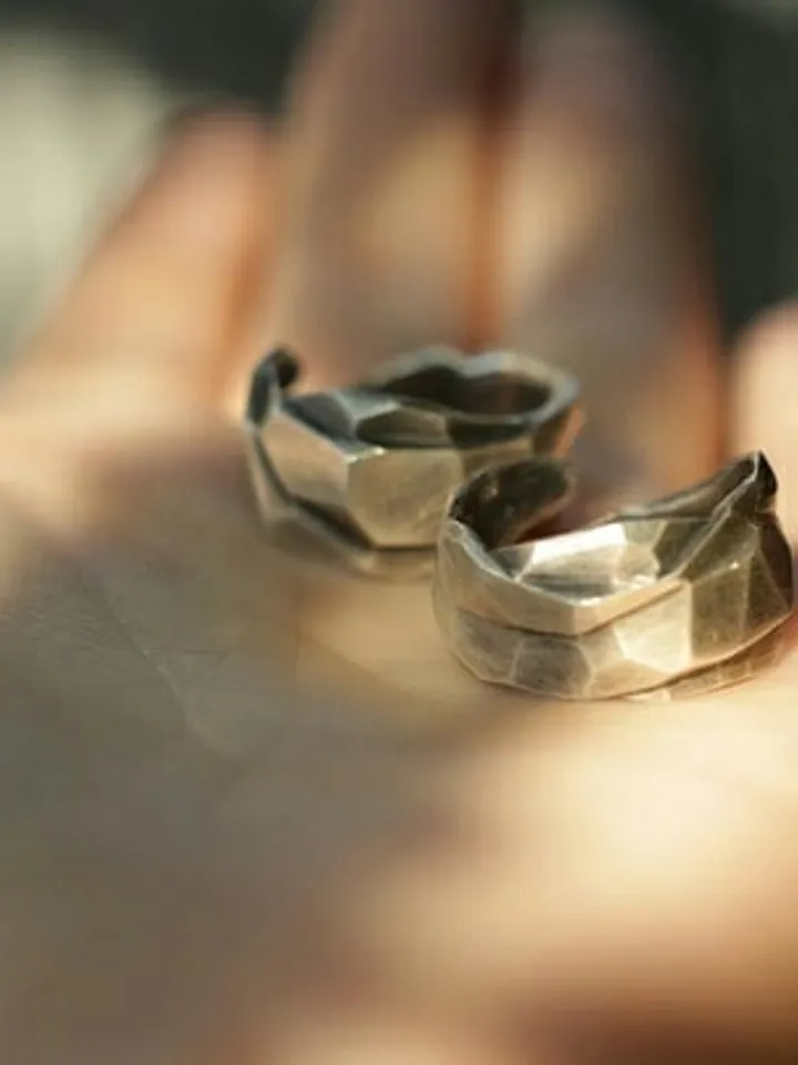 Granular ring made of silver