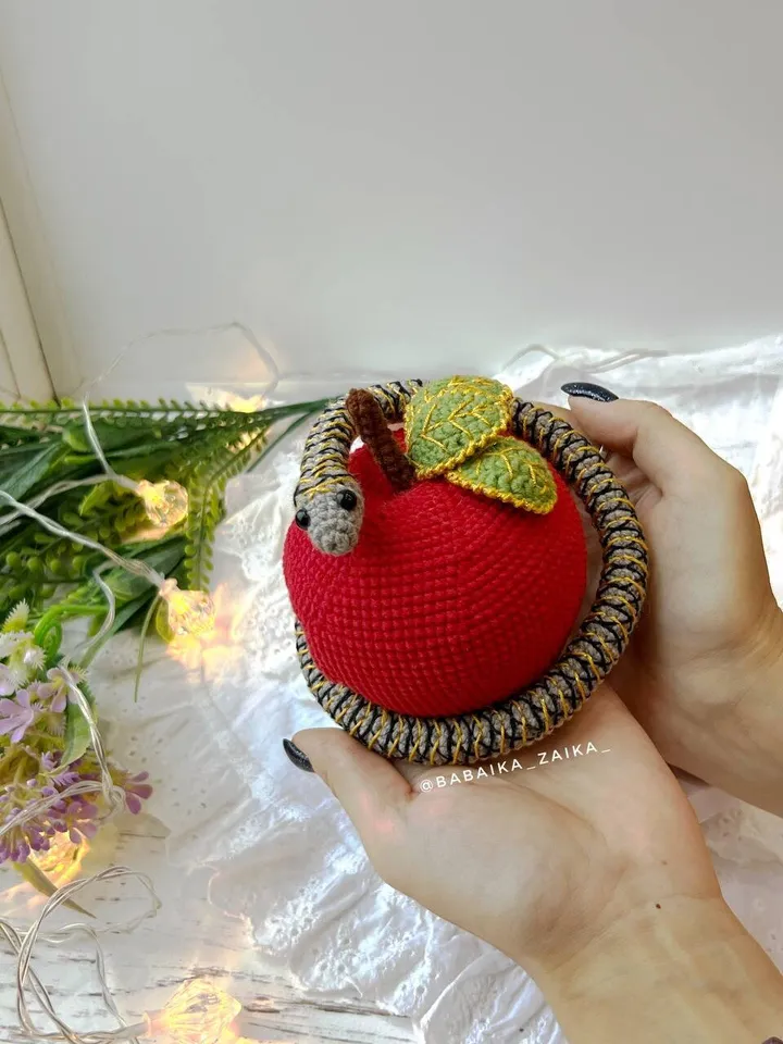 PDF Forbidden Fruit Crochet Pattern, Snake in Apple, Amigurumi snake pattern, Crochet Apple, Cute snake, Animal pattern, Amigurumi animal