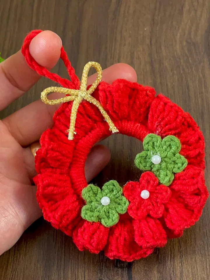 Crochet Ruffled Flower Wreath Pattern, DIY Red Christmas Ornament PDF, Handmade Festive Décor Tutorial, Beginner Holiday Craft Project