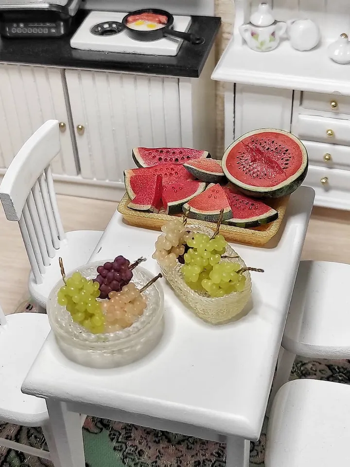 Realistic Watermelon for dollhouse, miniature, doll house, food, gift ideas, mini fruit, dollhouse miniatures, micro