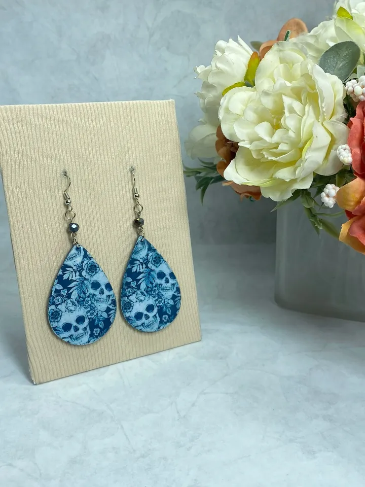 Stylish handmade earrings. Handmade jewelry.