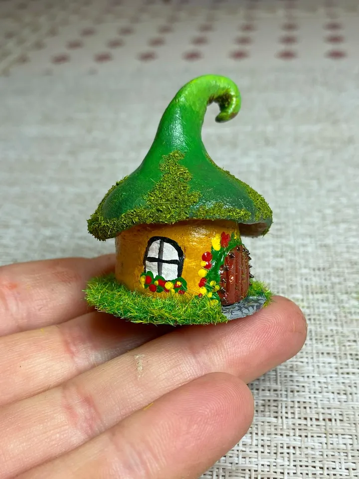 Forest mini house. Dollhouse miniature. 1:12. House for a gnome. Handmade.
