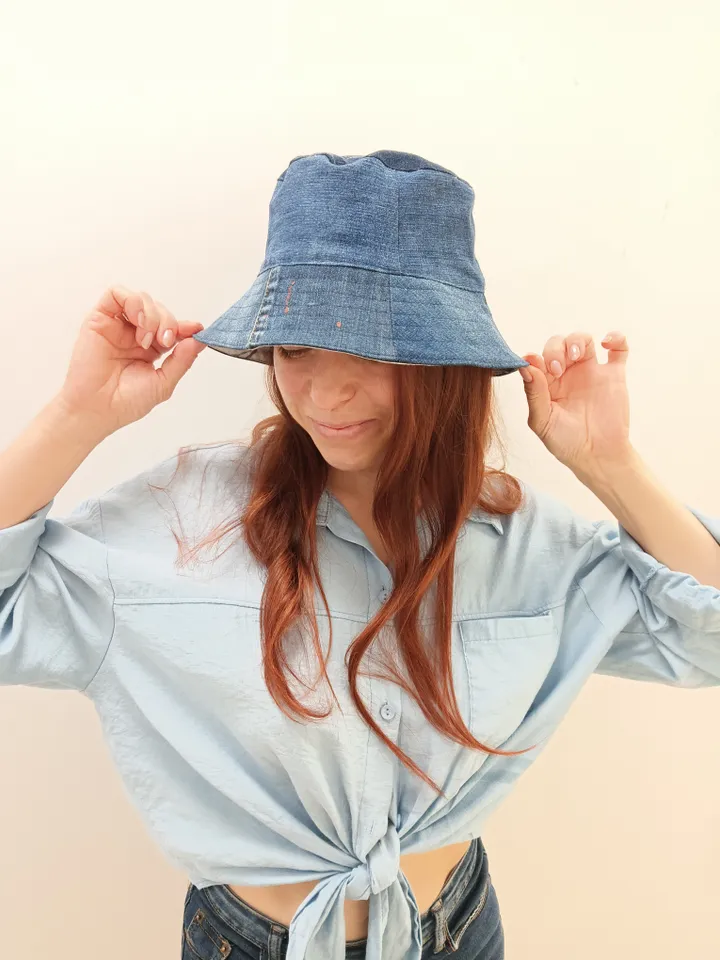 Stylish two-sided denim panama hat. It has a cotton lining