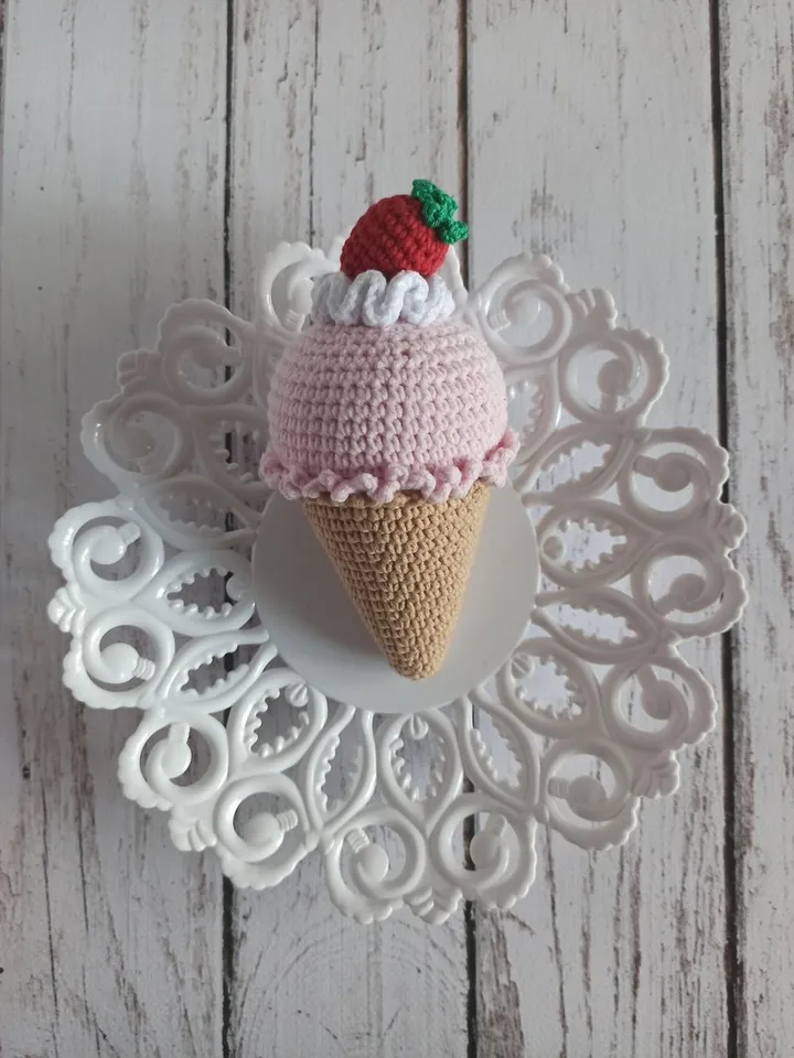 Crochet ice cream,pretend play,toy food ,Strawberry ice cream, children kitchen