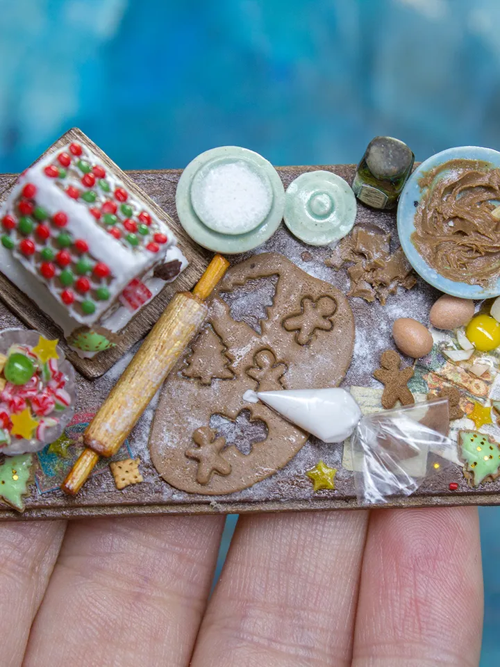 MINIATURE gingerbread house kit on a board 6