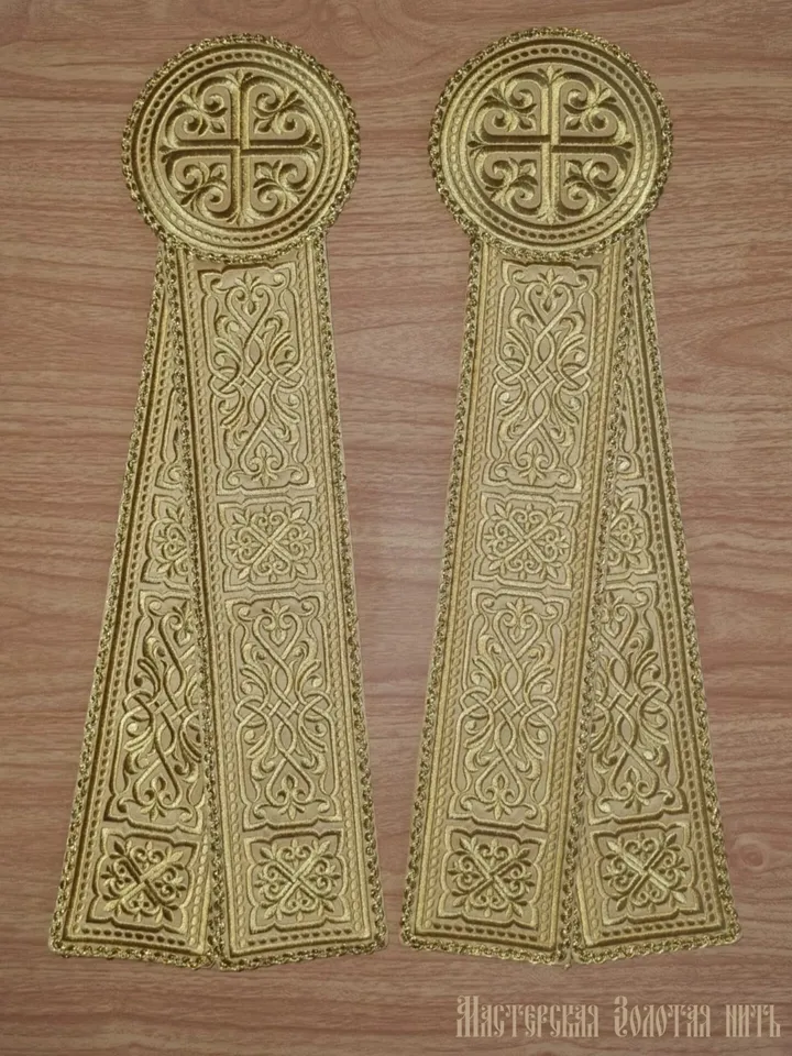 "Decoration" designs for machine embroidery.