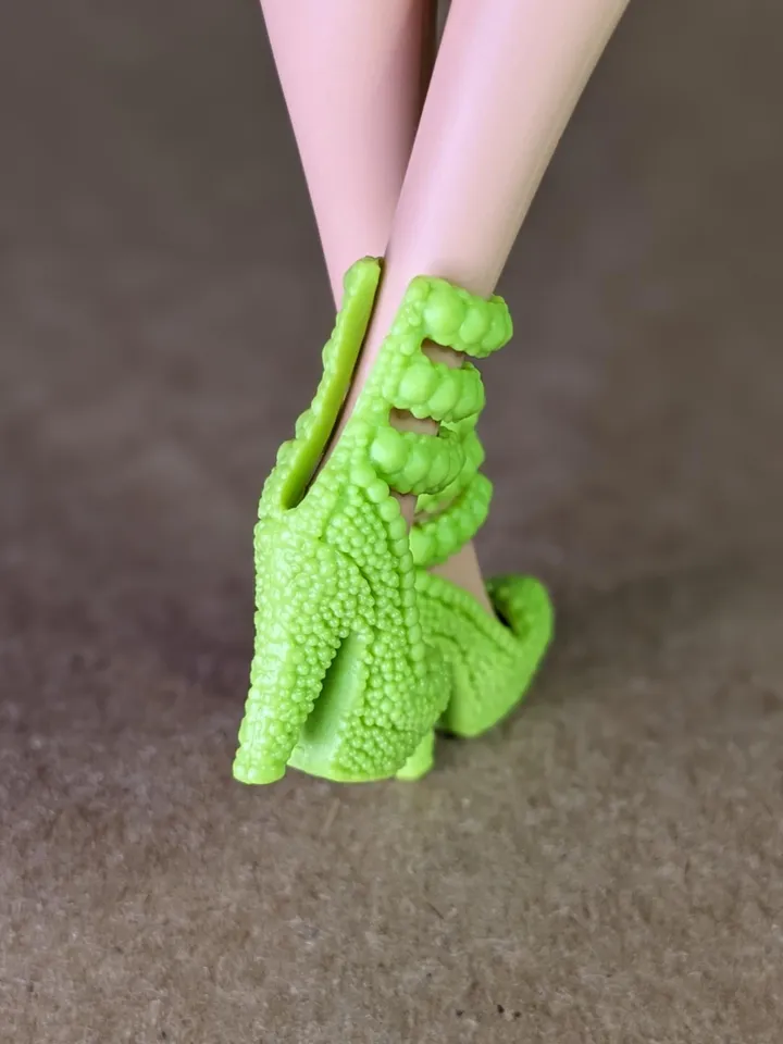 Neon green high-heeled shoes for 1/6 scale female dolls