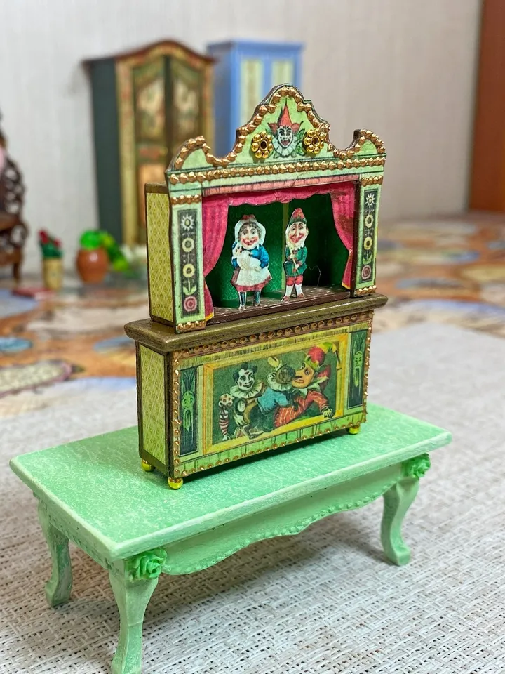 Tutorial and digital printing for creating a puppet theater.1:12