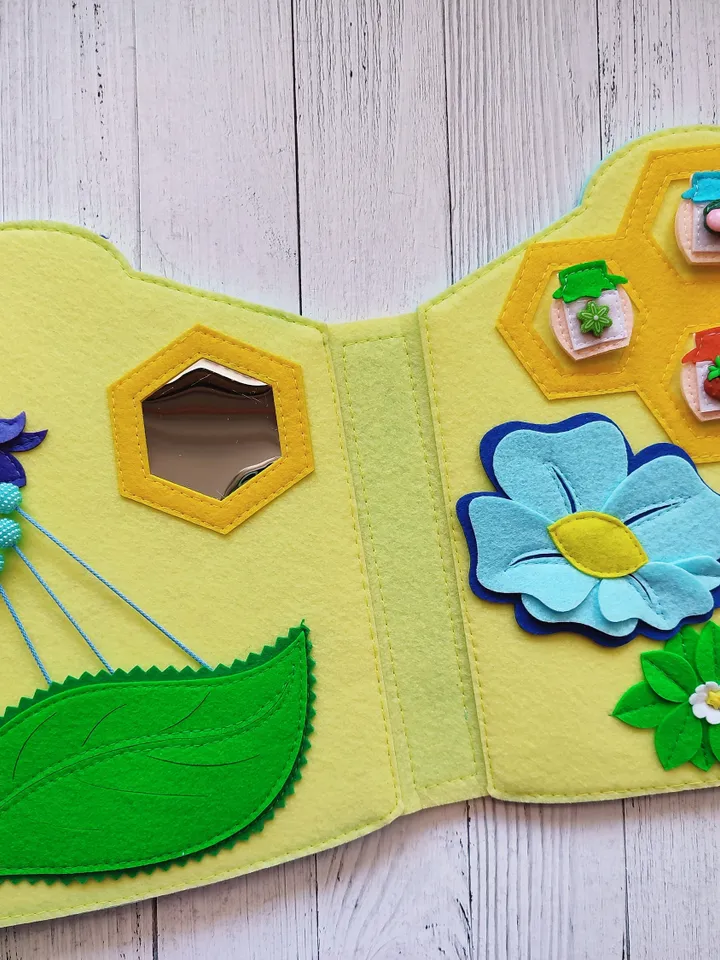 Bee Felt dollhouse quiet book Pattern pdf, Felt book pattern, Baby Soft book template, Activity book sewing ideas for girl 2, 3, 4 year old