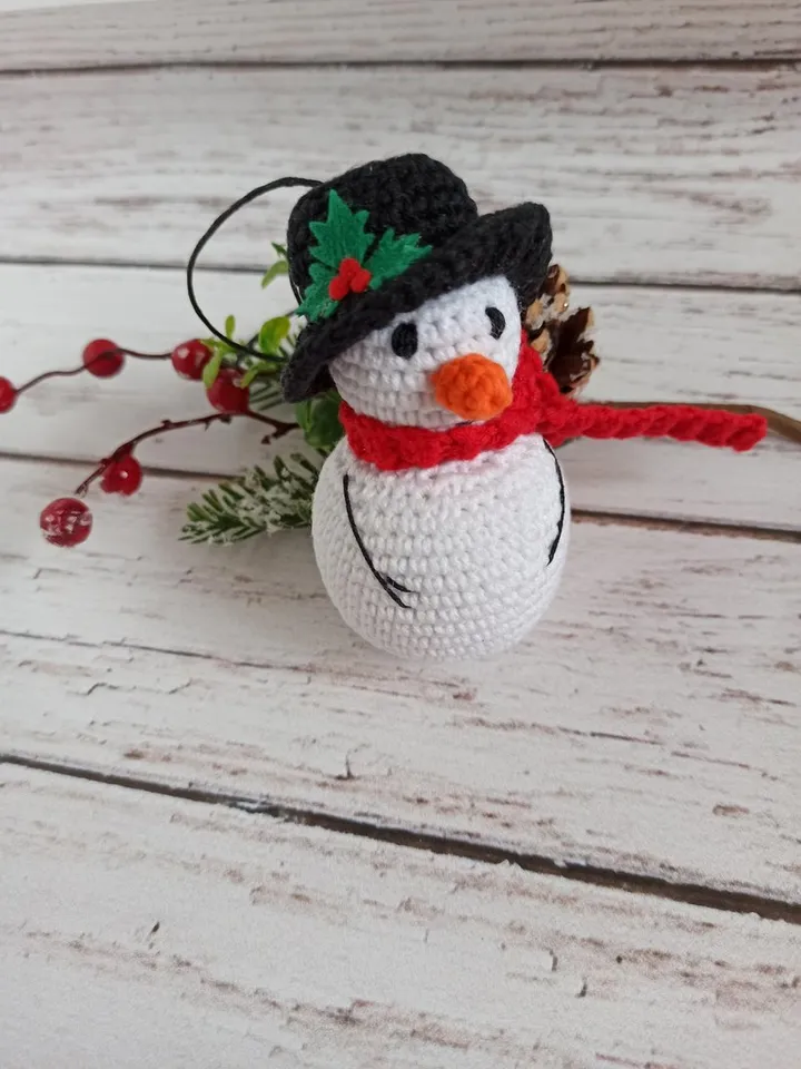 Crochet car hanging snowman, Christmas tree decoration, Christmas gift