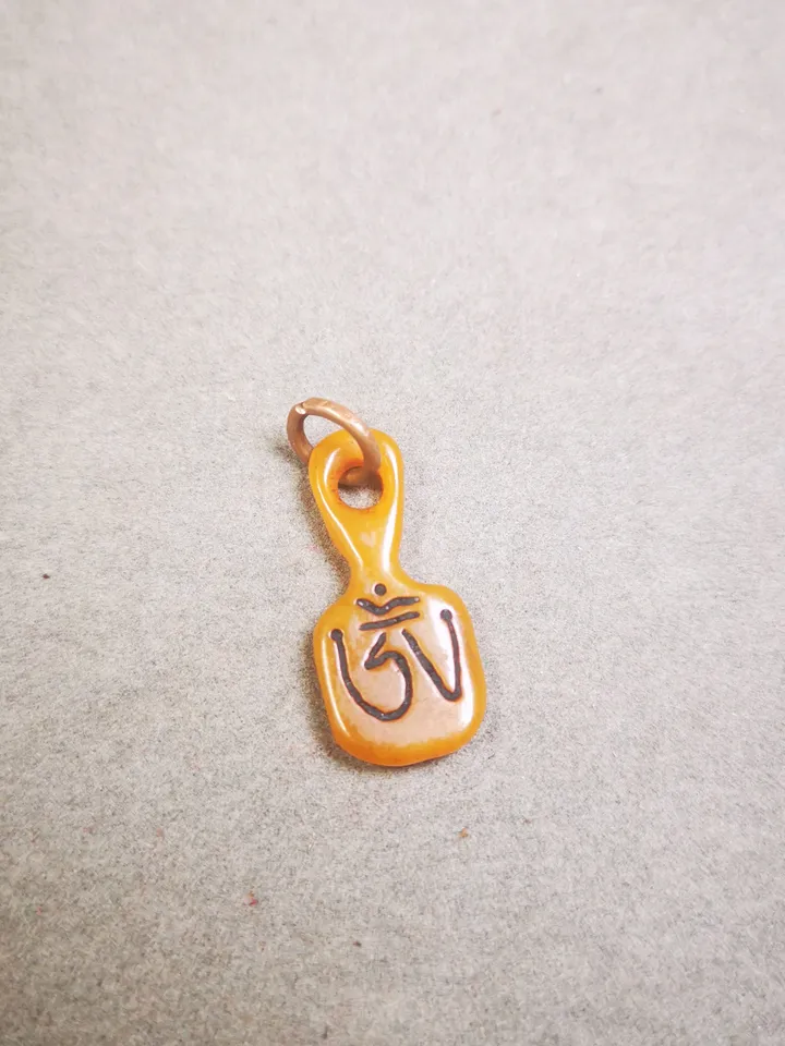 Gandhanra Tibetan Yak Bone Carved Tibetan Alphabet OM,Mala Pendant,Bead Counter Clip,Prayer Bead Accessories,
