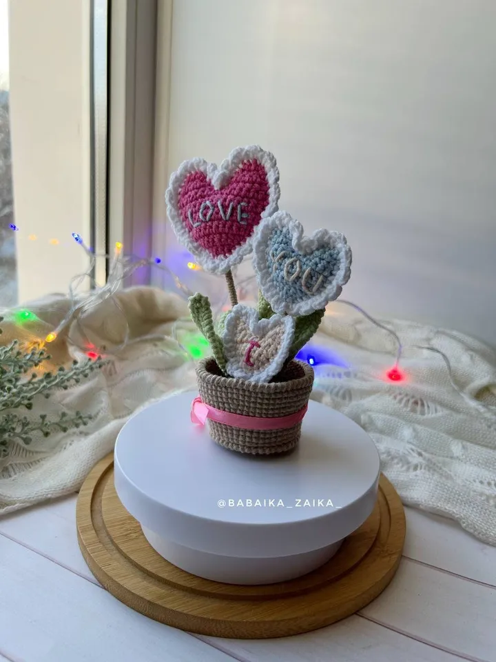 PDF Heart Plant Crochet Pattern, Amigurumi Flowers-hearts Pattern Small Toy Pattern Plant Pattern heart decor pattern Valentine's Day gift